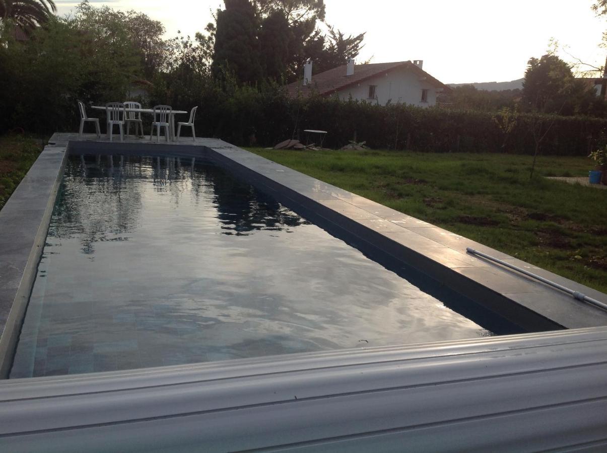 Appartement Avec Cuisine Et Grande Piscine Chauffee Hendaye Luaran gambar