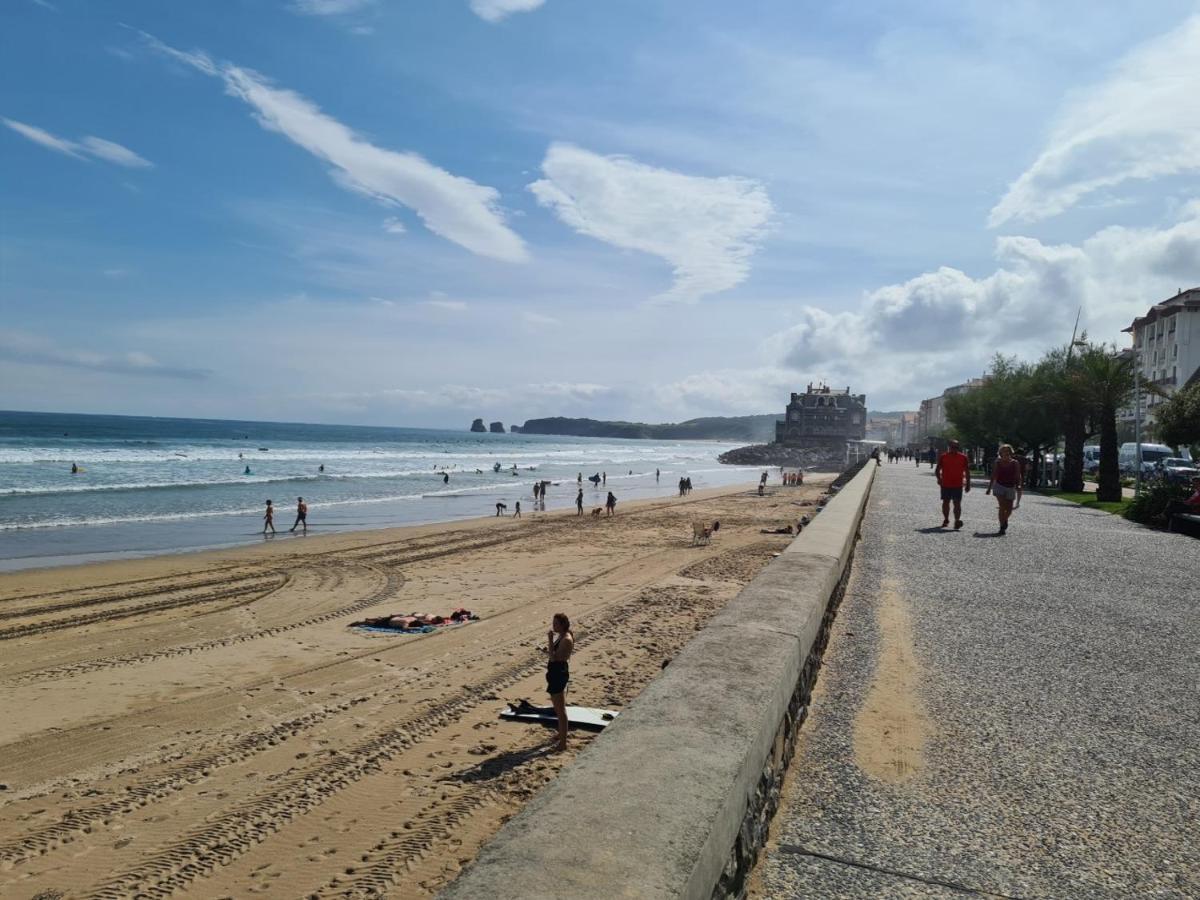 Appartement Avec Cuisine Et Grande Piscine Chauffee Hendaye Luaran gambar