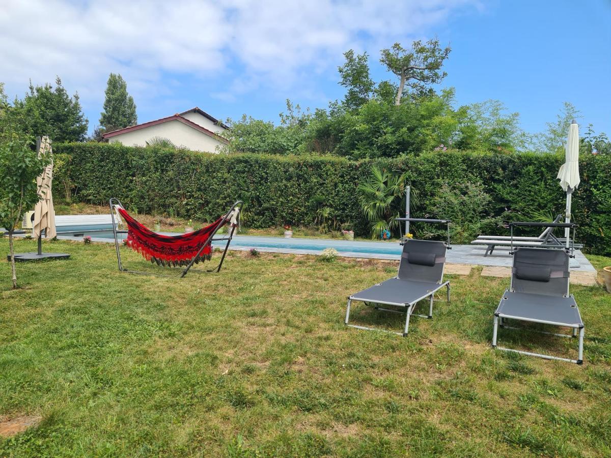 Appartement Avec Cuisine Et Grande Piscine Chauffee Hendaye Luaran gambar