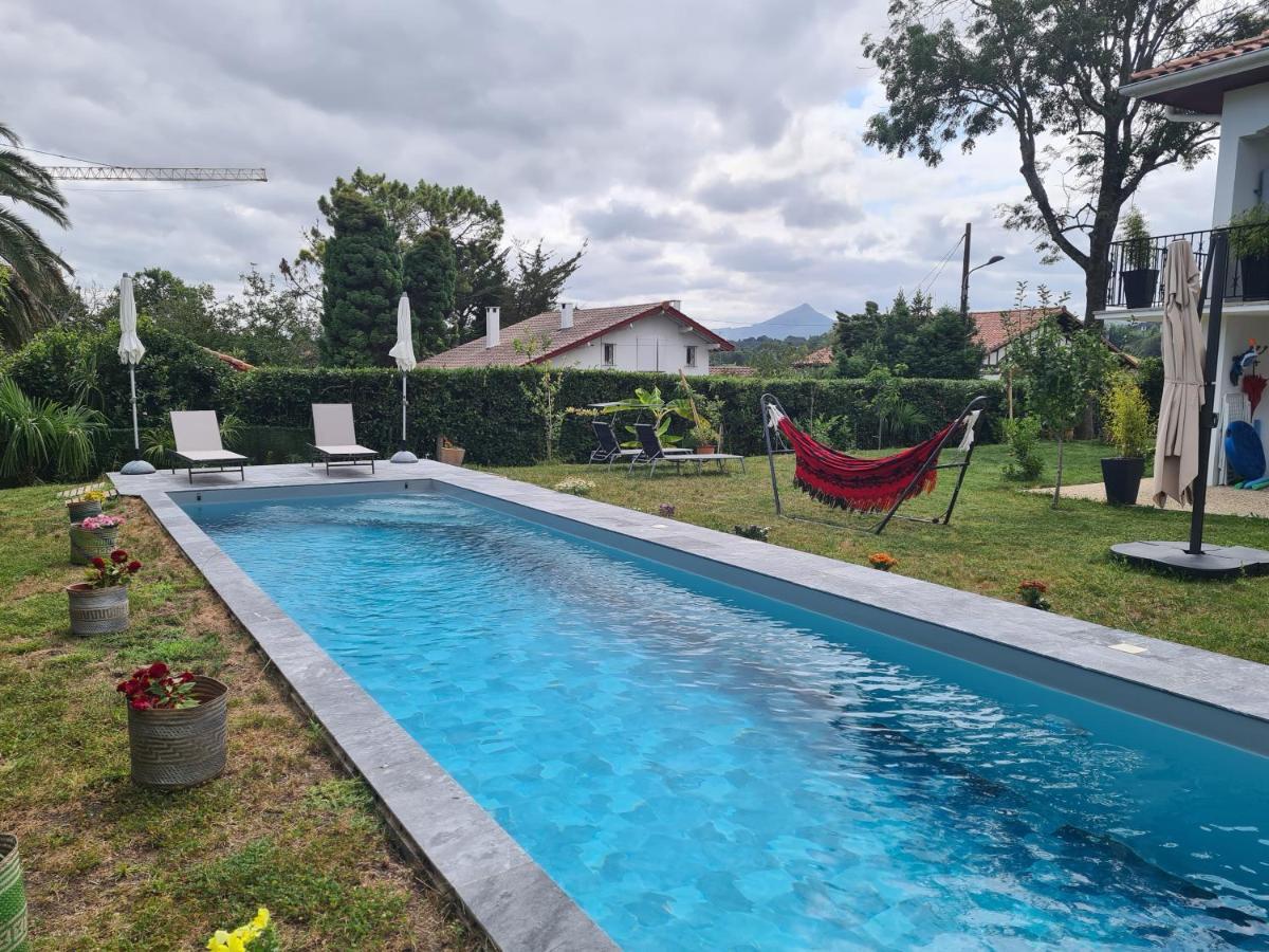 Appartement Avec Cuisine Et Grande Piscine Chauffee Hendaye Luaran gambar